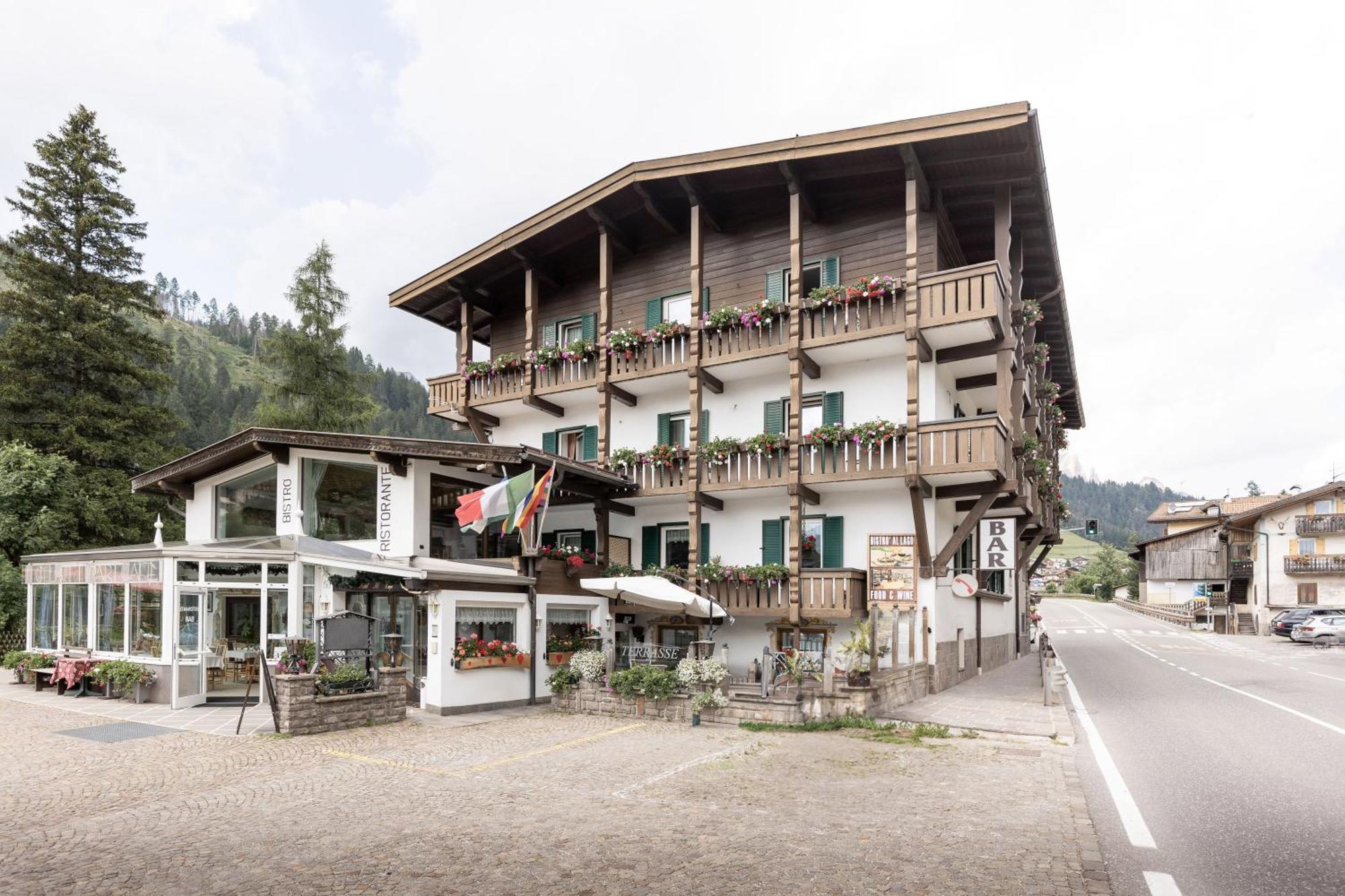 Hotel Al Lago Soraga Ngoại thất bức ảnh