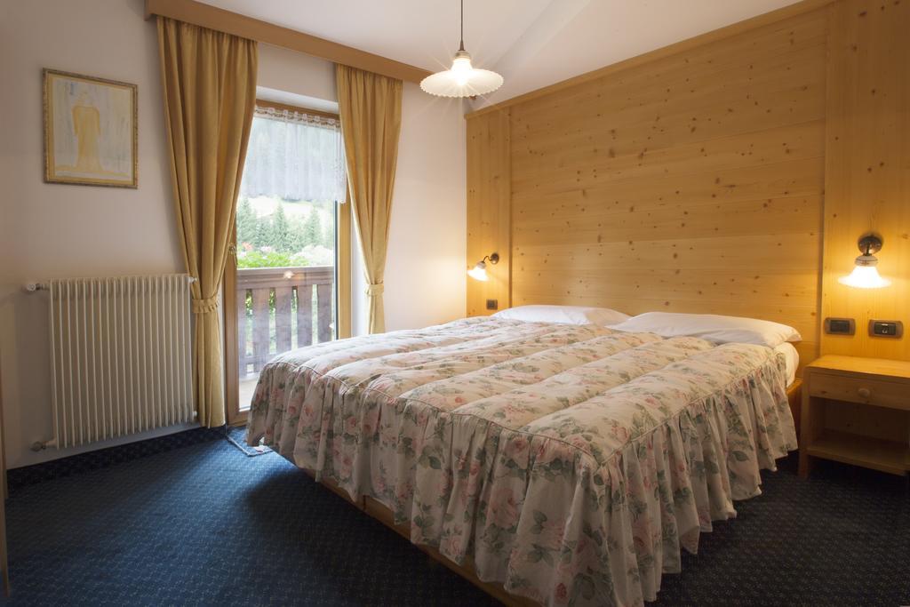 Hotel Al Lago Soraga Ngoại thất bức ảnh