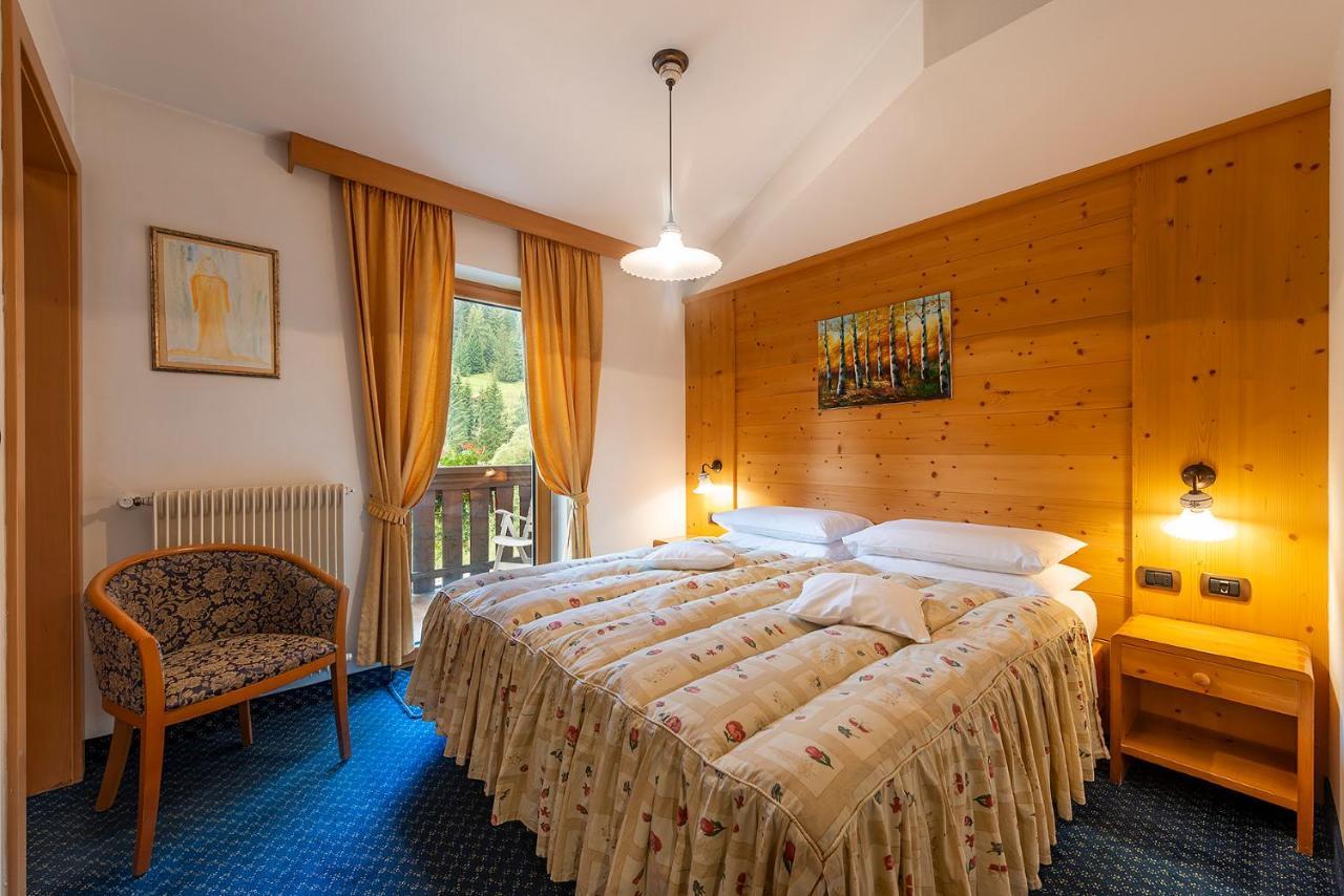 Hotel Al Lago Soraga Ngoại thất bức ảnh
