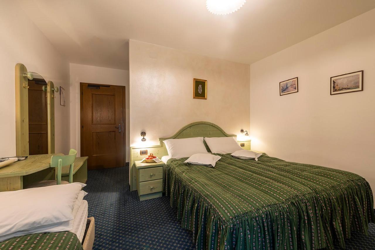 Hotel Al Lago Soraga Ngoại thất bức ảnh